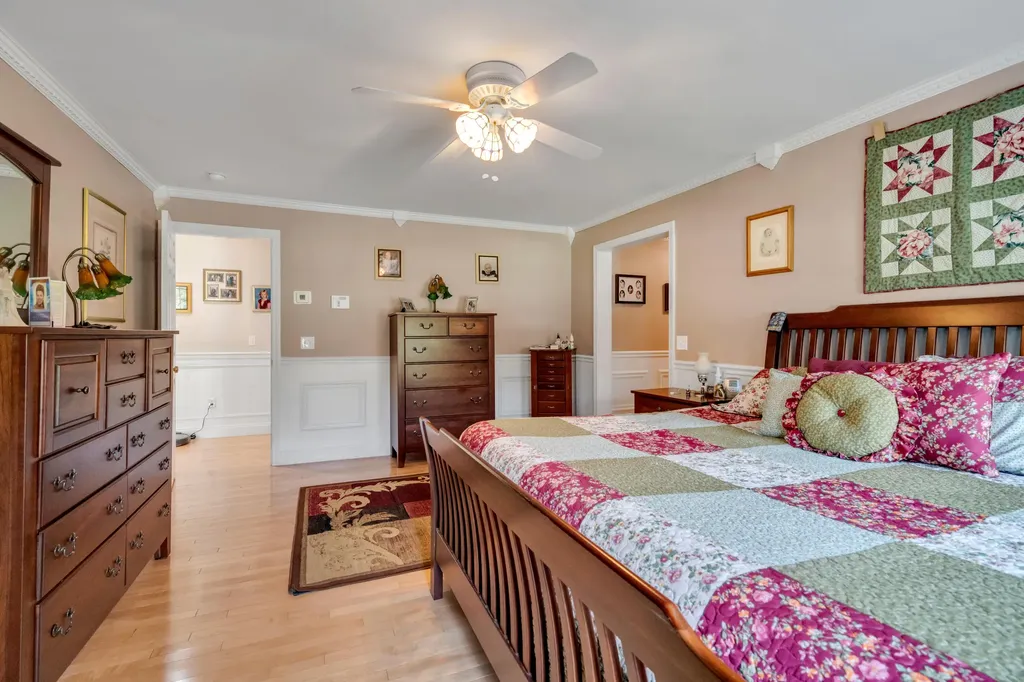 16 Caldwell Circle Lewiston ME 04240