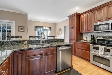 16 Caldwell Circle Lewiston ME 04240