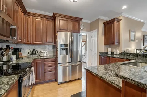 16 Caldwell Circle Lewiston ME 04240