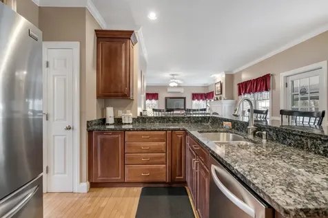 16 Caldwell Circle Lewiston ME 04240