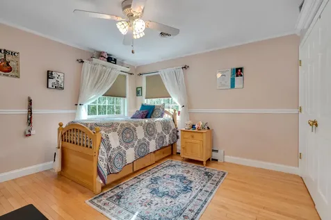 16 Caldwell Circle Lewiston ME 04240