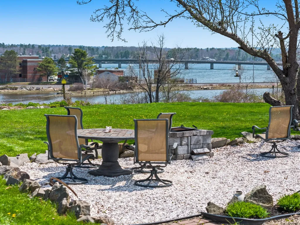 63 Federal Street Wiscasset ME 04578