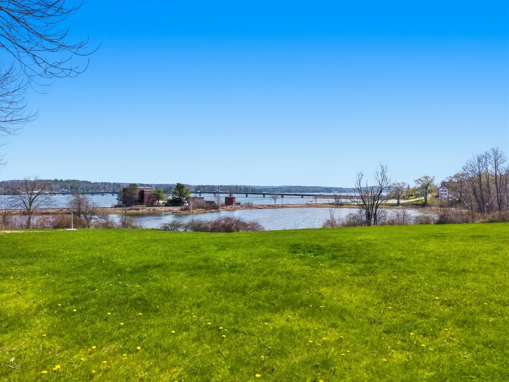 63 Federal Street Wiscasset ME 04578