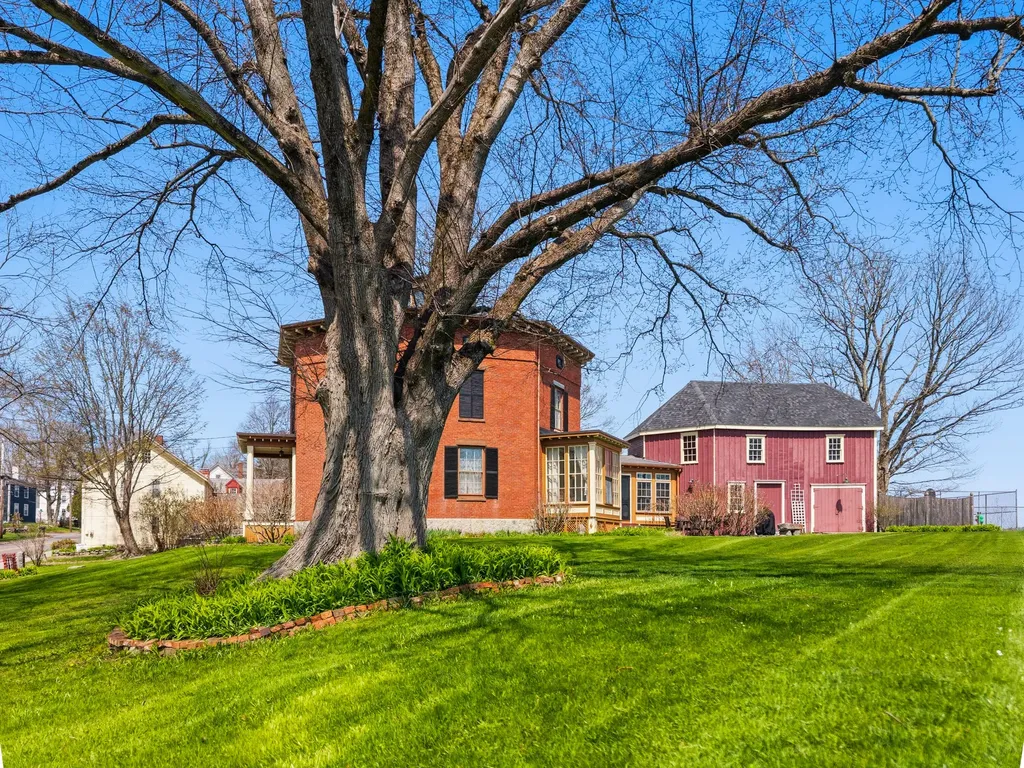63 Federal Street Wiscasset ME 04578
