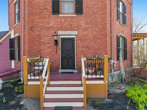 63 Federal Street Wiscasset ME 04578
