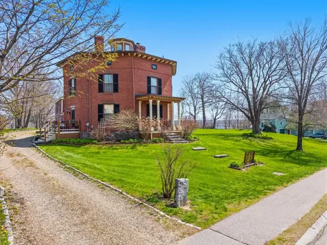 63 Federal Street Wiscasset ME 04578