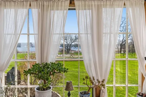 63 Federal Street Wiscasset ME 04578