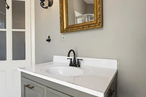63 Federal Street Wiscasset ME 04578