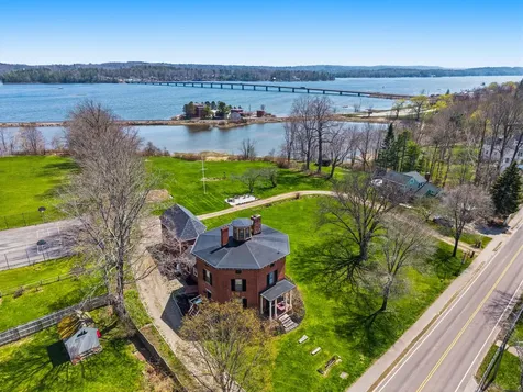 63 Federal Street Wiscasset ME 04578