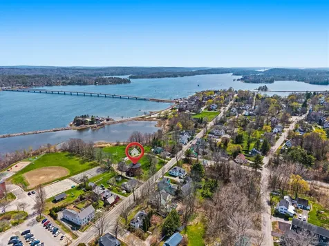 63 Federal Street Wiscasset ME 04578