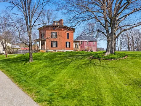 63 Federal Street Wiscasset ME 04578