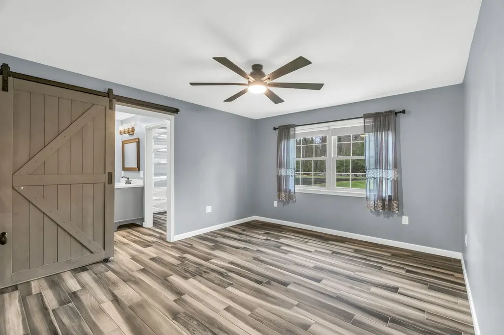290 White Point Estates Road Lincoln ME 04457