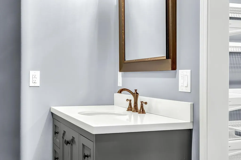 290 White Point Estates Road Lincoln ME 04457