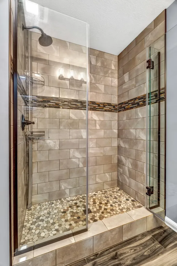 290 White Point Estates Road Lincoln ME 04457