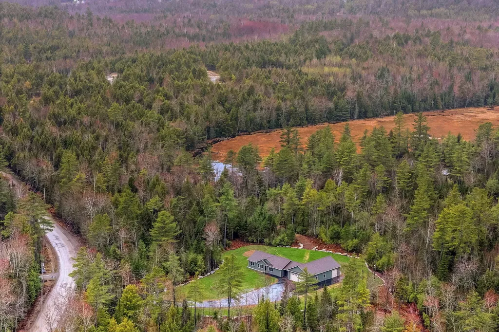 290 White Point Estates Road Lincoln ME 04457