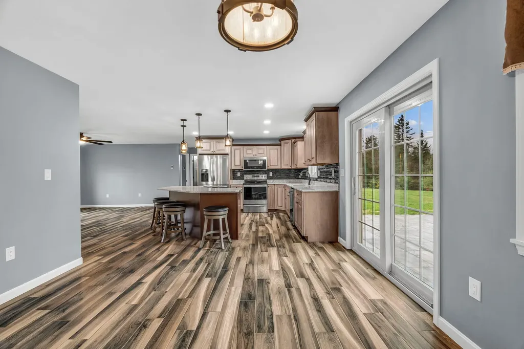 290 White Point Estates Road Lincoln ME 04457