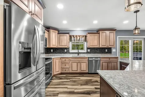 290 White Point Estates Road Lincoln ME 04457