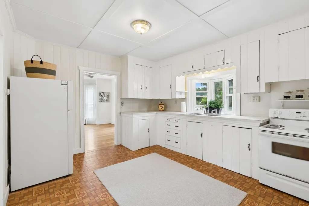 14 Devon Street Portland ME 04102