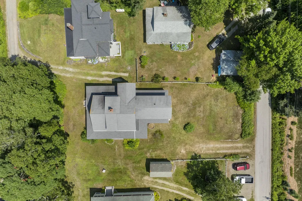 9 Grove Street Boothbay ME 04544