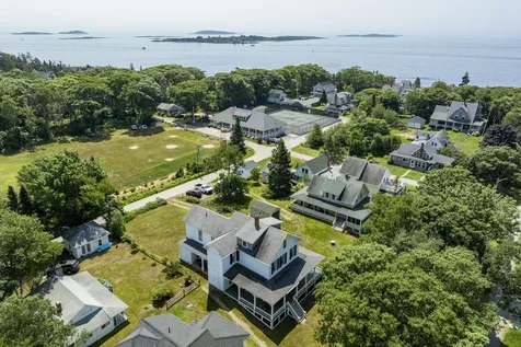 9 Grove Street Boothbay ME 04544