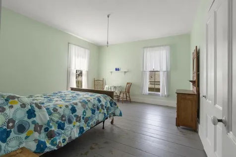 9 Grove Street Boothbay ME 04544