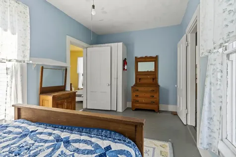 9 Grove Street Boothbay ME 04544