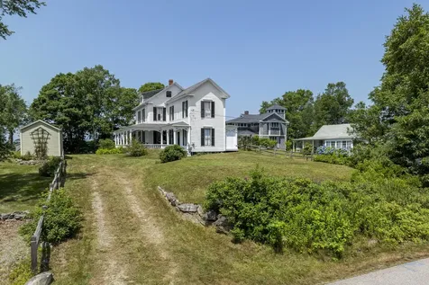 9 Grove Street Boothbay ME 04544