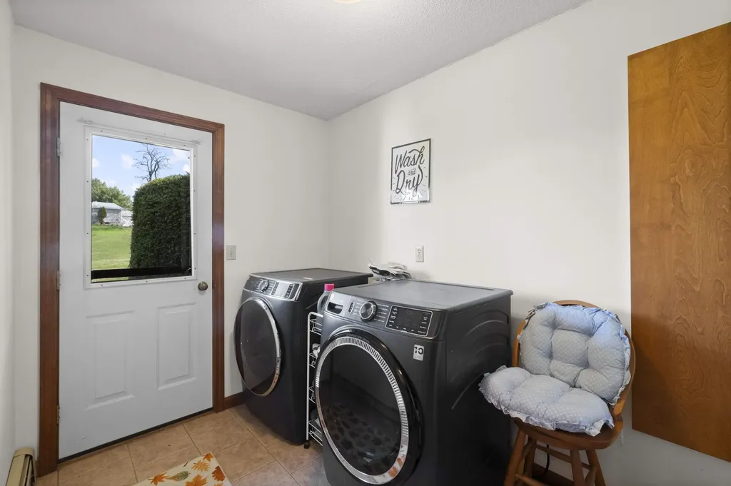 74 Comins Lane Eddington ME 04428