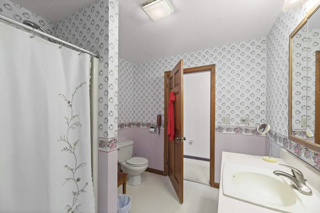 74 Comins Lane Eddington ME 04428