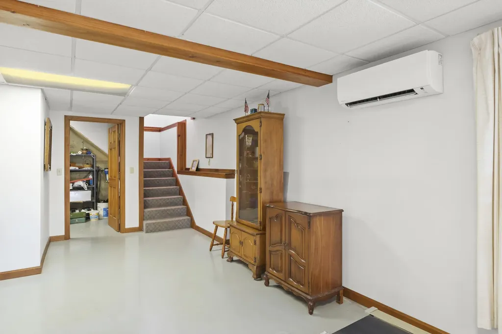 74 Comins Lane Eddington ME 04428