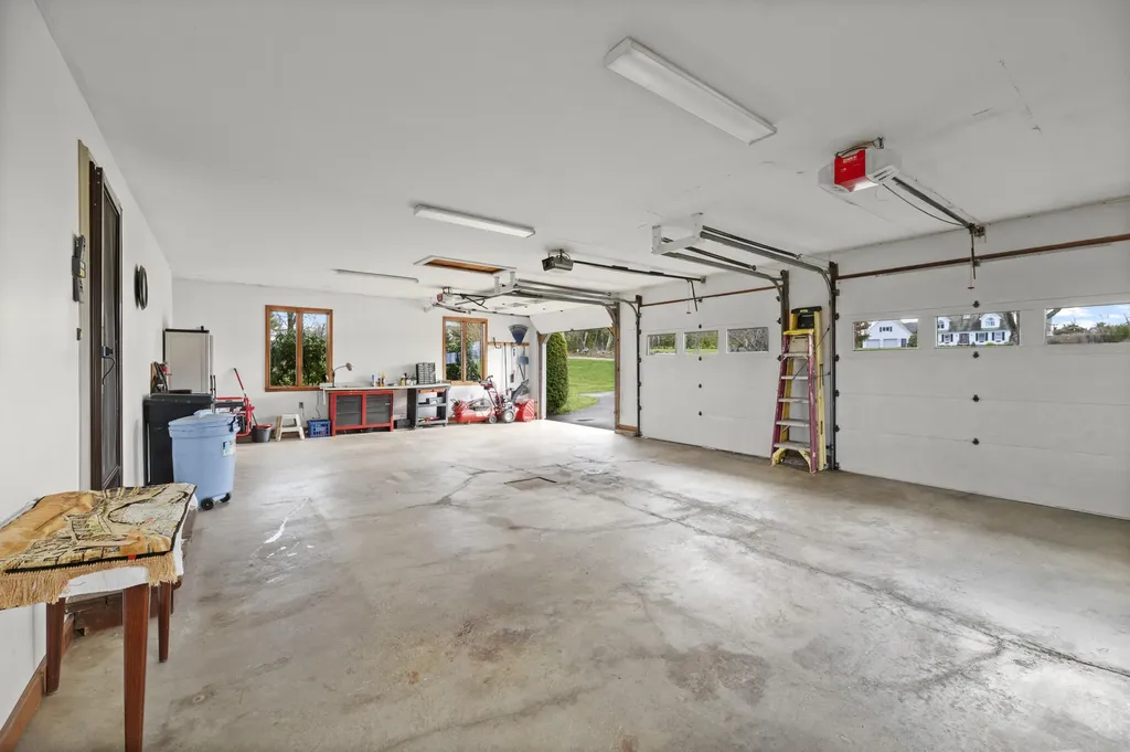 74 Comins Lane Eddington ME 04428