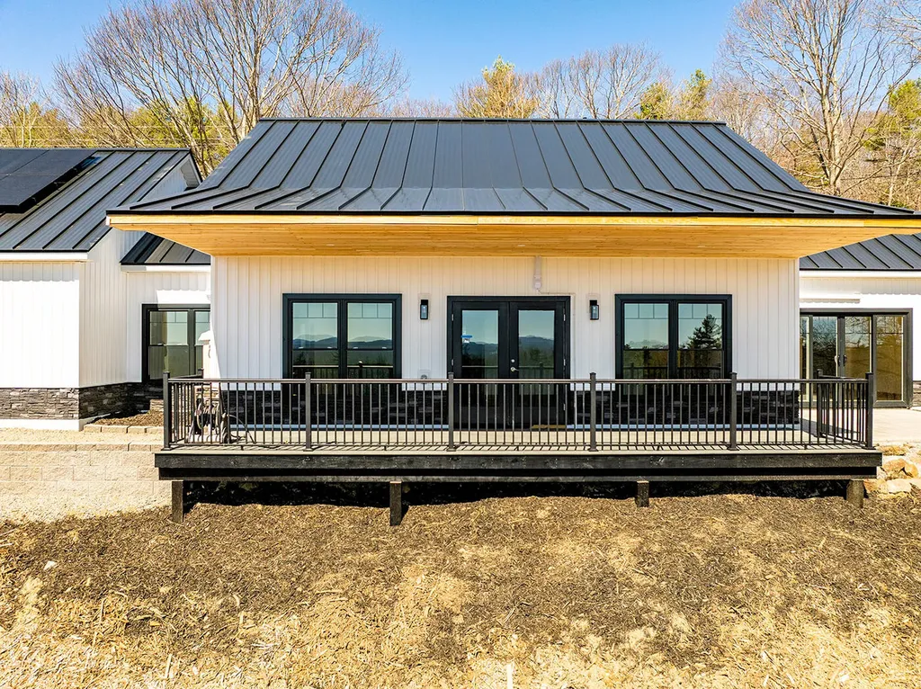 740 Pinnacle Road Liberty ME 04949