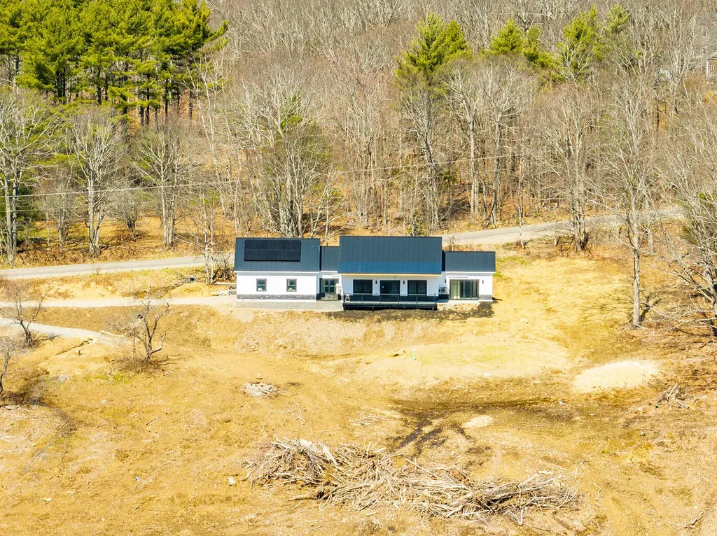 740 Pinnacle Road Liberty ME 04949