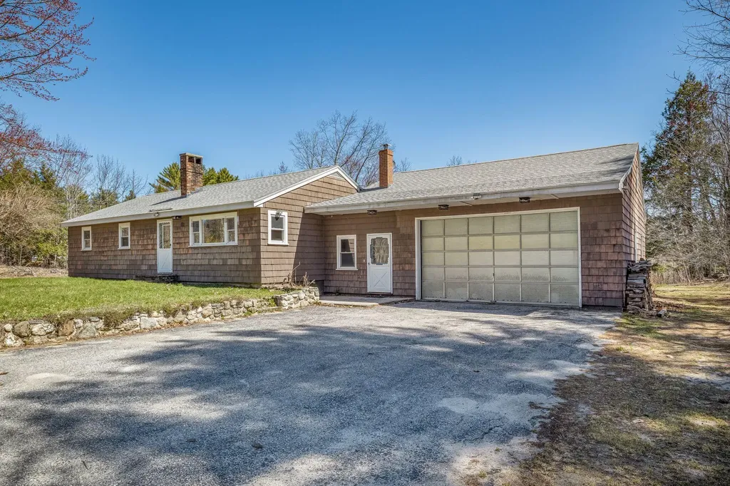 16 Mayall Road Gray ME 04039