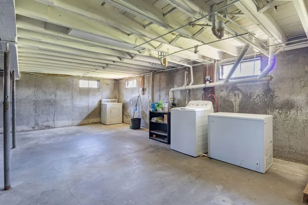 16 Mayall Road Gray ME 04039