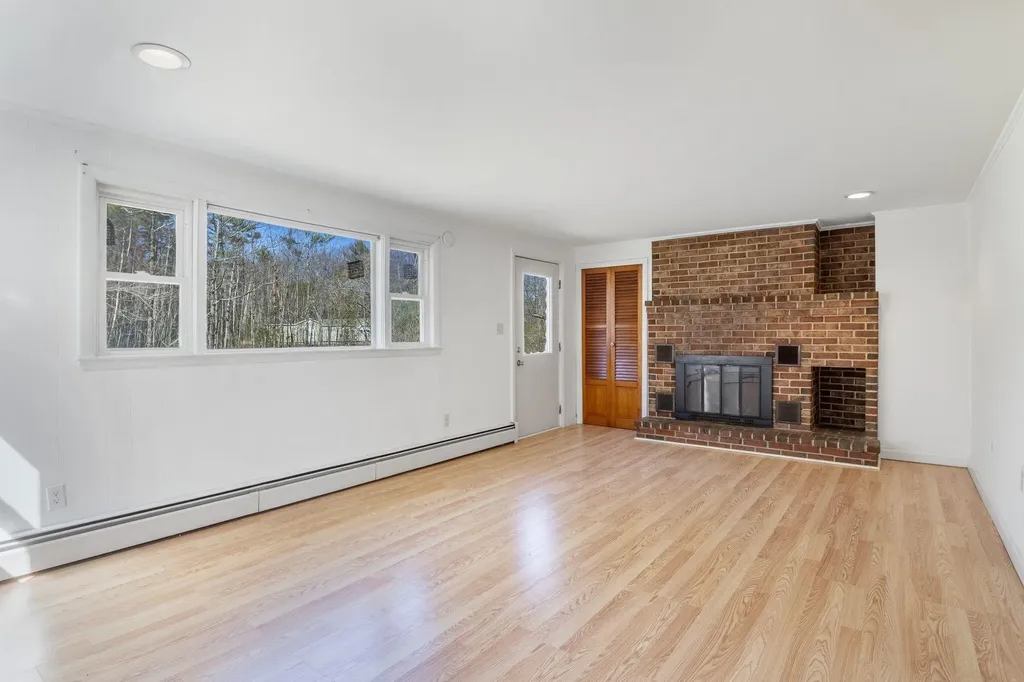 16 Mayall Road Gray ME 04039