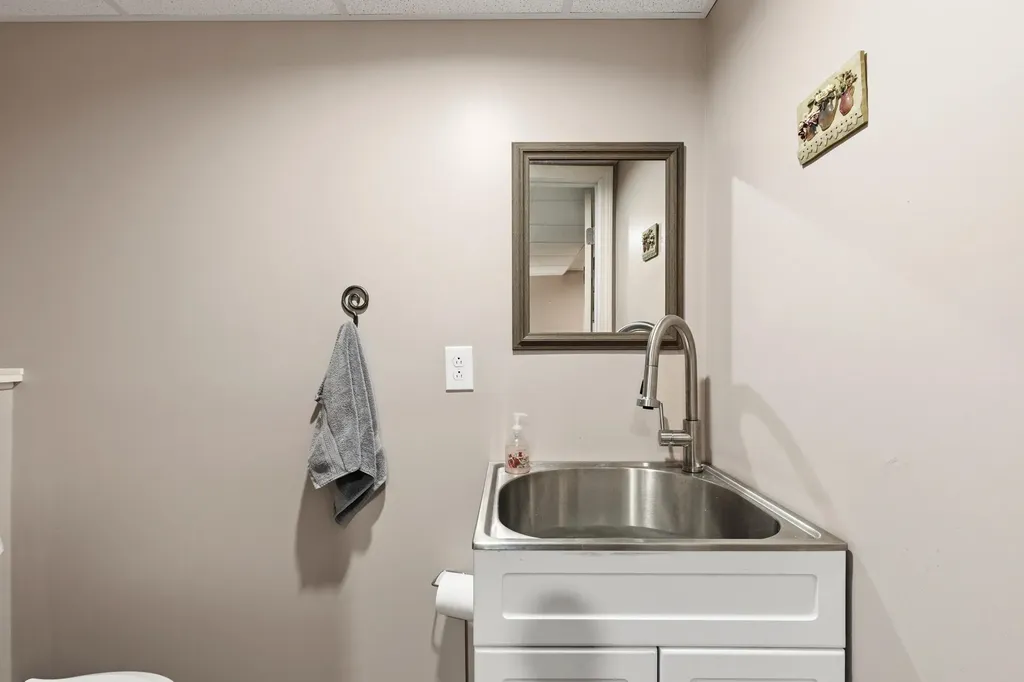 72 Louise Street Auburn ME 04210