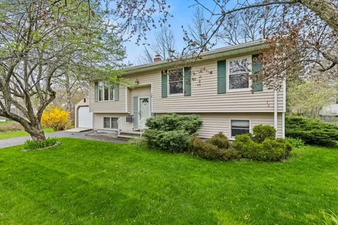 72 Louise Street Auburn ME 04210