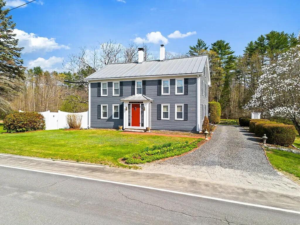 1023 Pond Road Sidney ME 04330