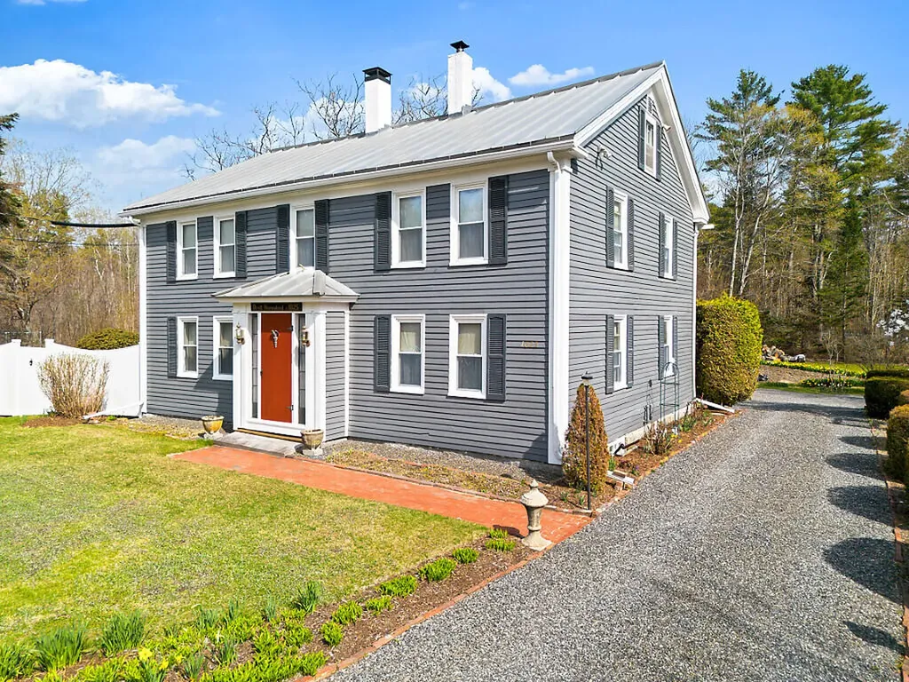 1023 Pond Road Sidney ME 04330