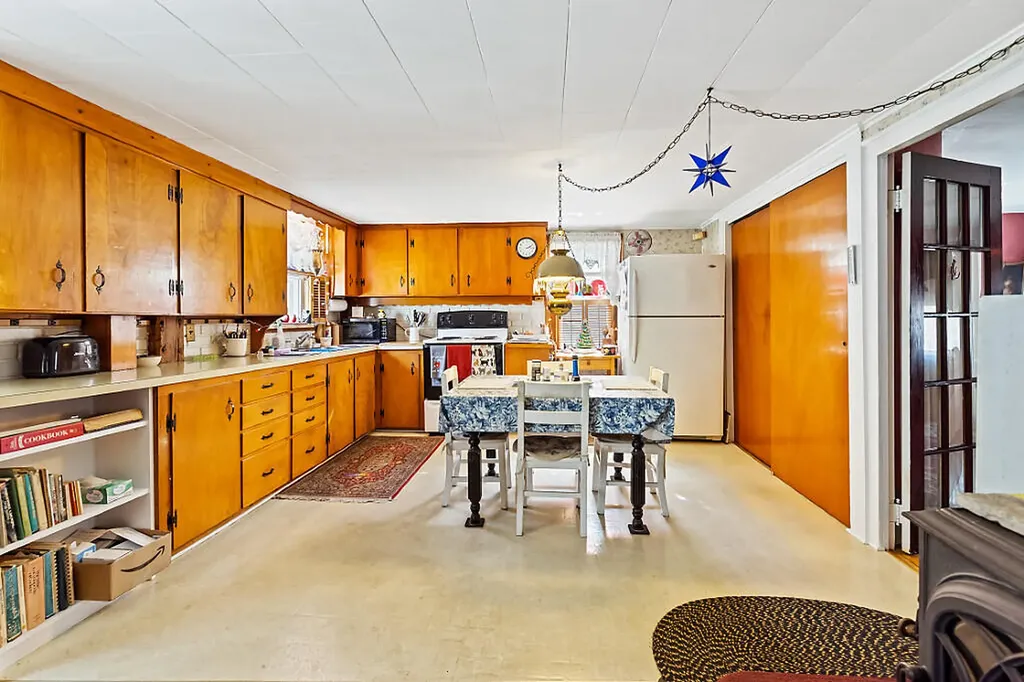 1023 Pond Road Sidney ME 04330