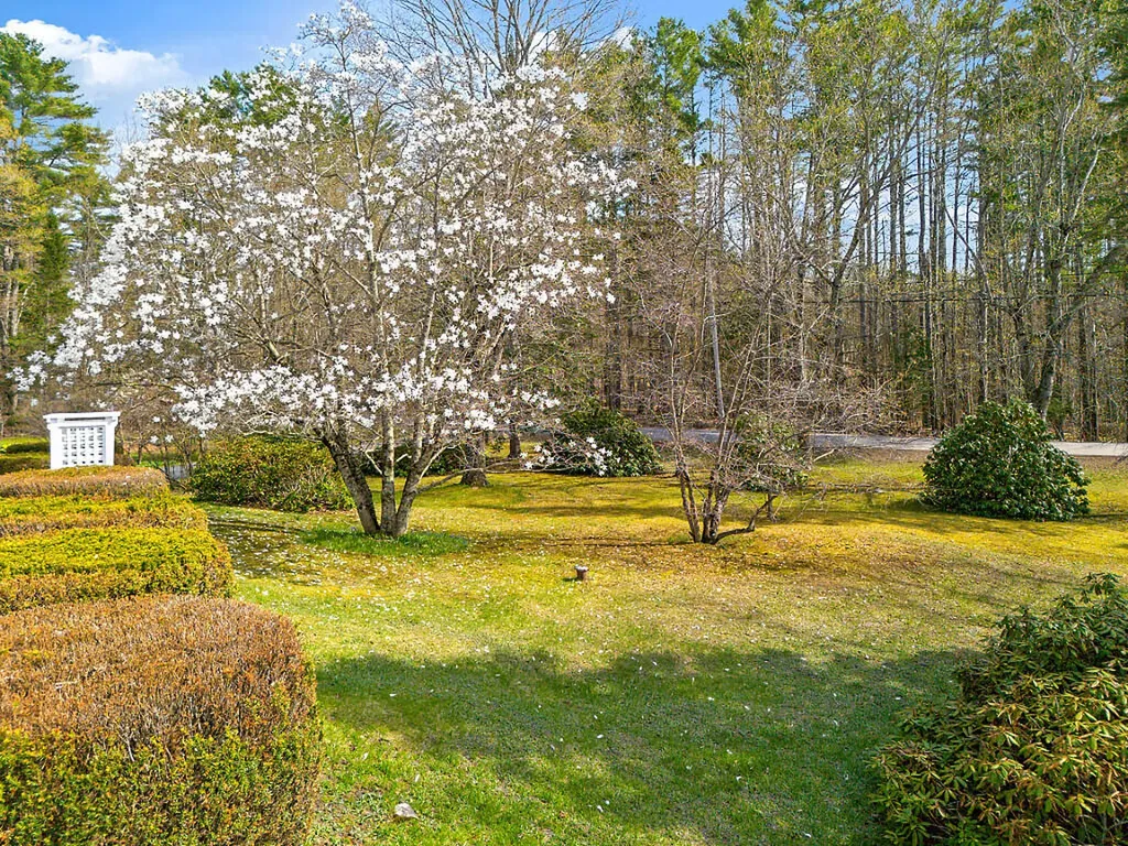 1023 Pond Road Sidney ME 04330
