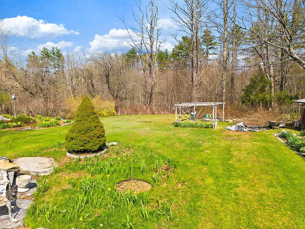 1023 Pond Road Sidney ME 04330