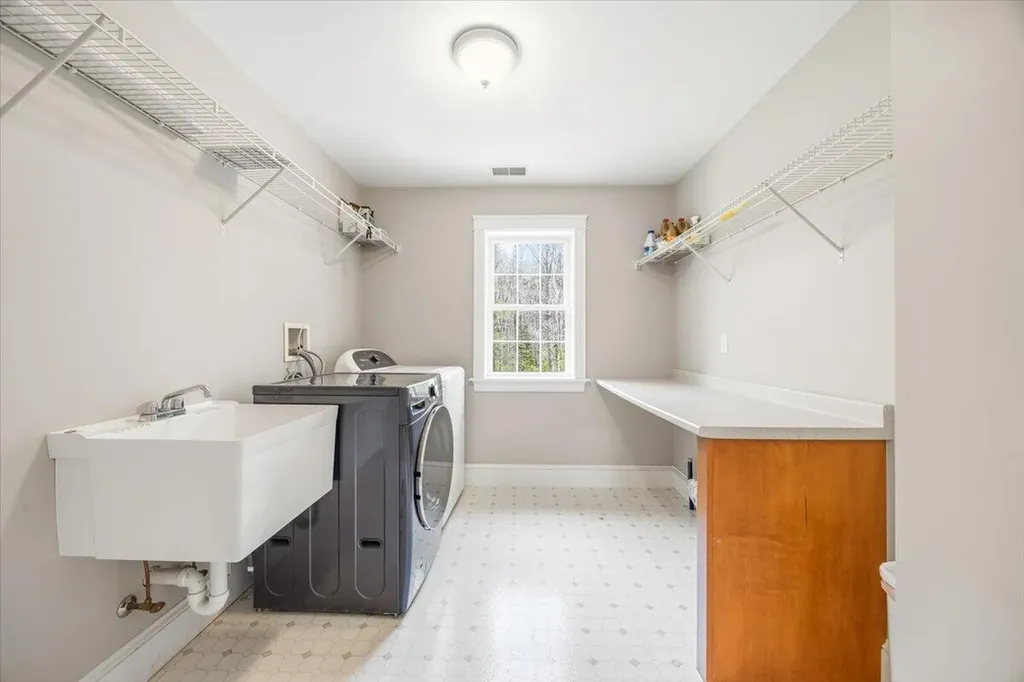 8 Elbridge Oliver Way Scarborough ME 04074