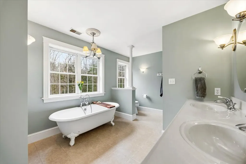 8 Elbridge Oliver Way Scarborough ME 04074