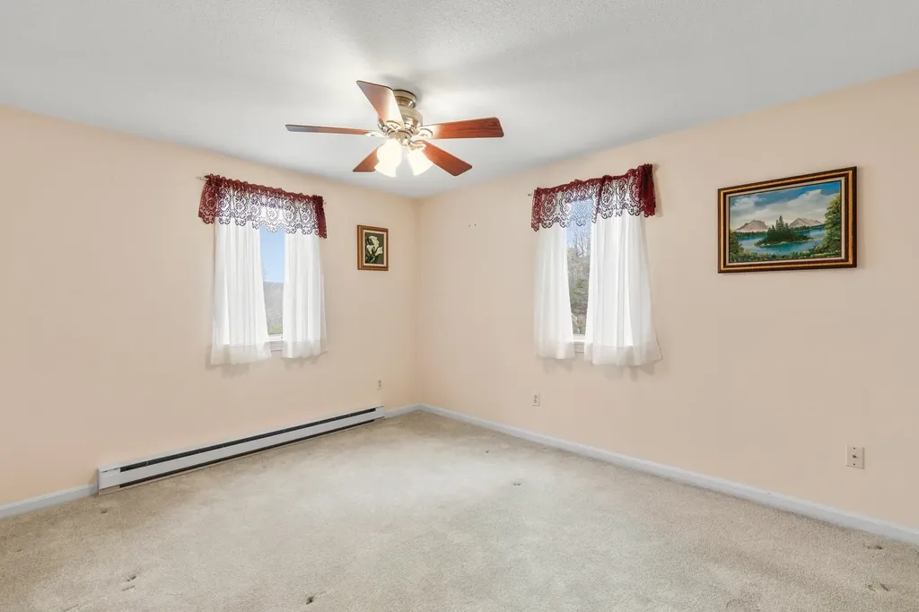 13 Colonial Way Auburn ME 04210