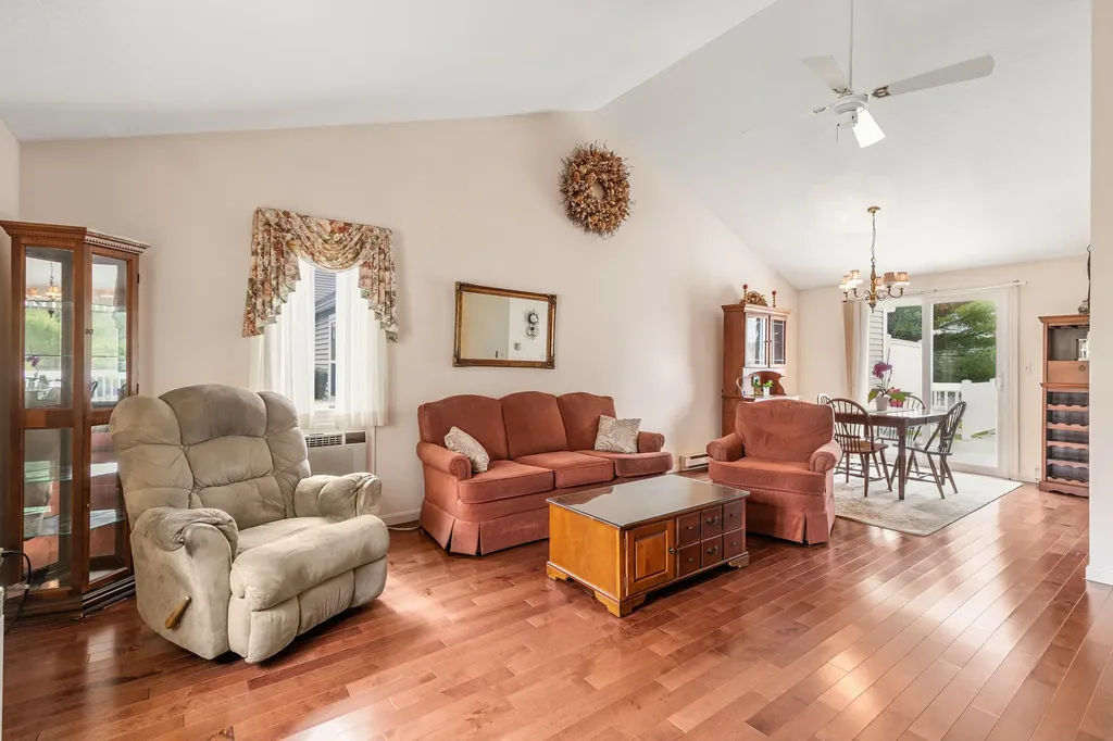 13 Colonial Way Auburn ME 04210