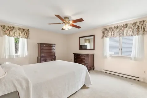 13 Colonial Way Auburn ME 04210