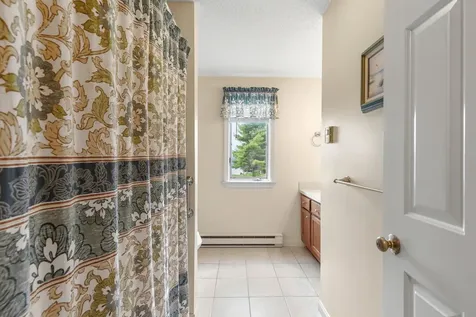 13 Colonial Way Auburn ME 04210
