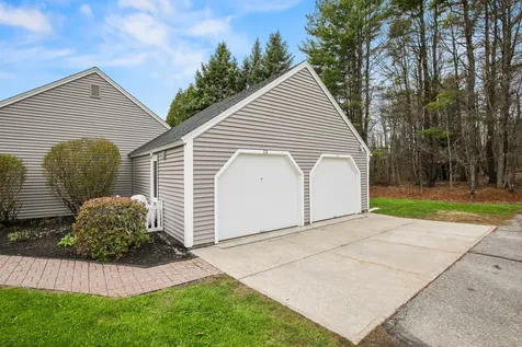 13 Colonial Way Auburn ME 04210